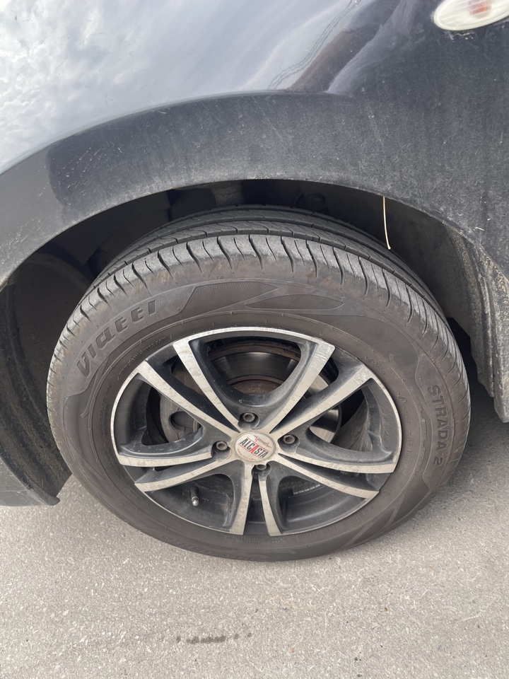 Nissan Almera